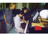 日本著名钢琴家土井贺子为学生上课